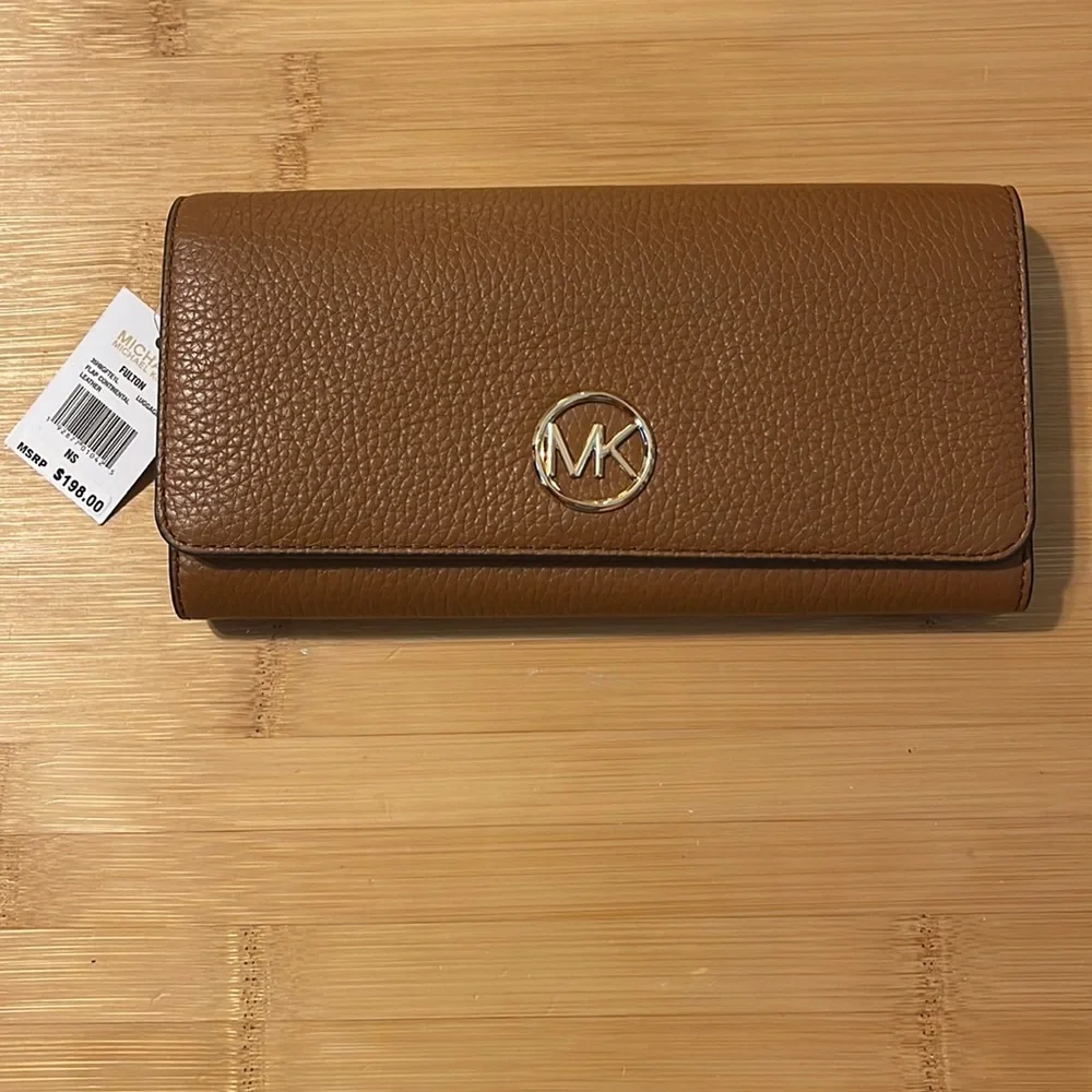 Authentic Michael Kors Fulton Flap Continental Wallet